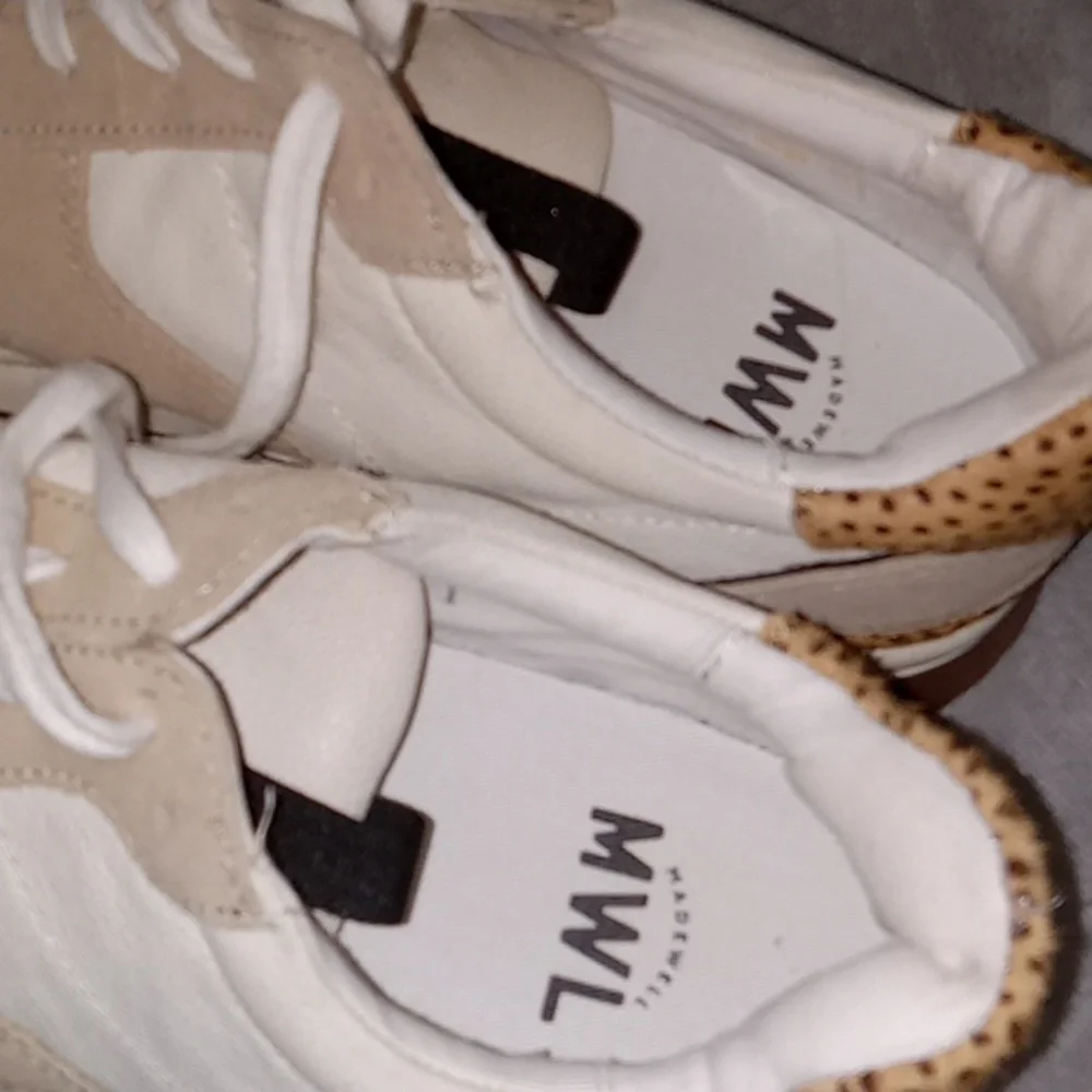 Shoes - Picture 6 of 6